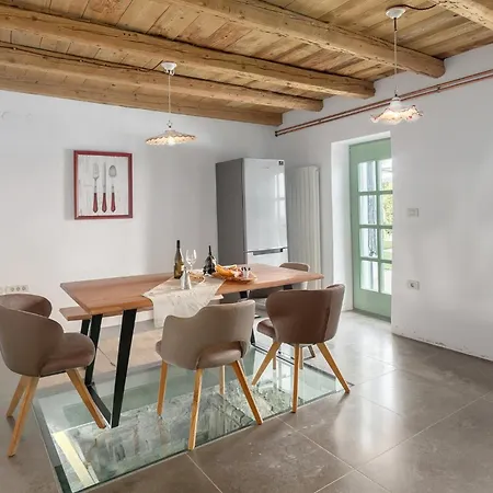 度假居 Lovely In With Sauna Kojsko