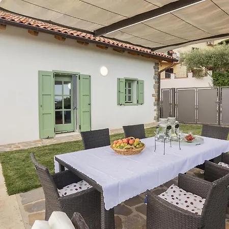 Σπίτι διακοπών Lovely In With Sauna *