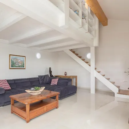 Lovely In With Sauna بيت للعطل *