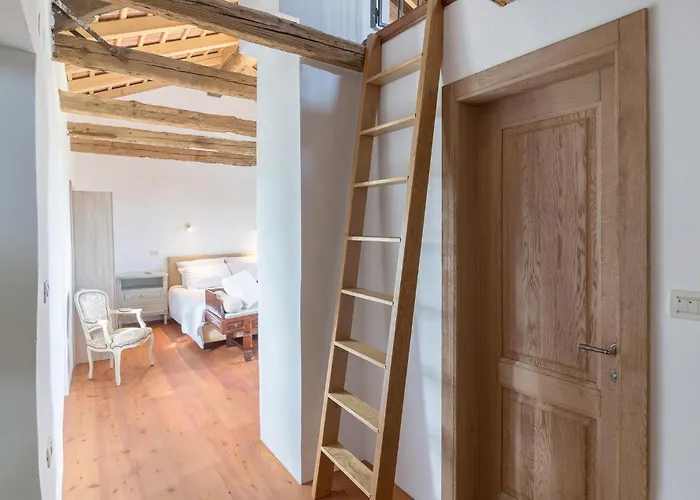 Vakantiehuis Lovely In With Sauna